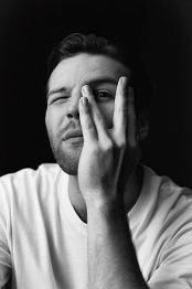 ���� ����